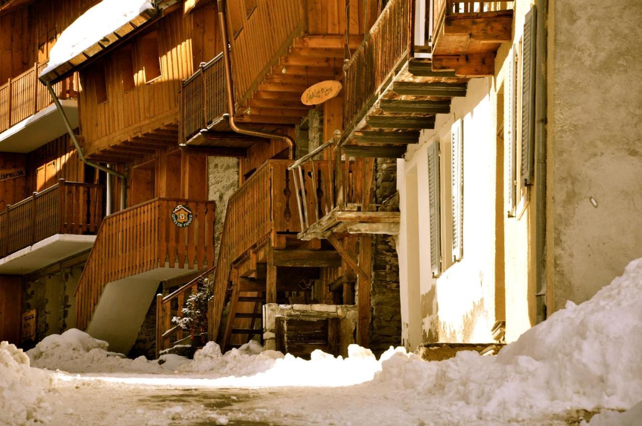Two Bedroom Apartment La Voute, Chandon Near Meribel - Sleeps 4 Adults Or 2 Adults And 3 Children Les Allues Exterior foto