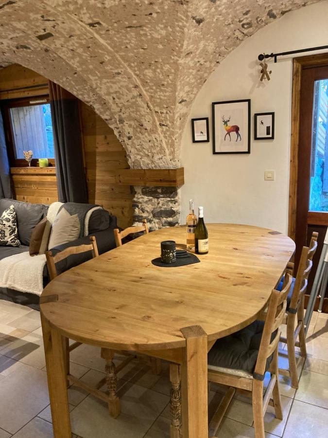 Two Bedroom Apartment La Voute, Chandon Near Meribel - Sleeps 4 Adults Or 2 Adults And 3 Children Les Allues Exterior foto